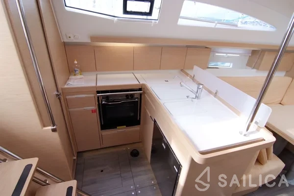 Elan 40 Impression - Yacht Charter Sailica