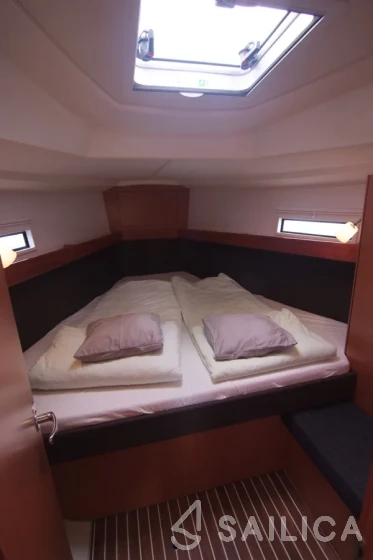 Bavaria 37 Cruiser - Yacht Charter Sailica