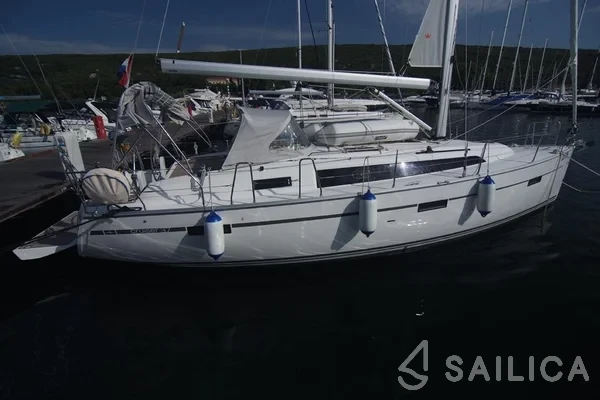 Bavaria 37 Cruiser - Yacht Charter Sailica
