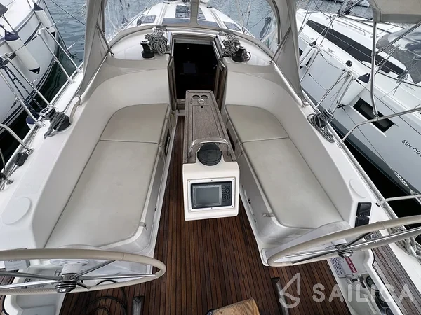 Bavaria 37 Cruiser - Yacht Charter Sailica