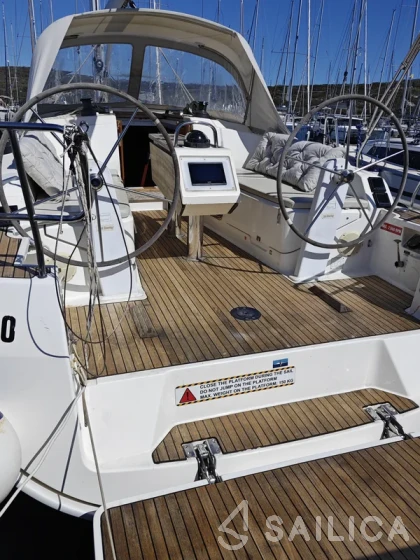 Bavaria 37 Cruiser - Yacht Charter Sailica