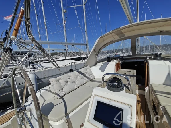 Bavaria 37 Cruiser - Yacht Charter Sailica