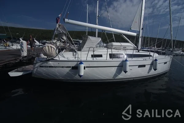 Bavaria 37 Cruiser - Yacht Charter Sailica