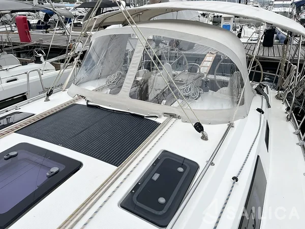 Bavaria 37 Cruiser - Yacht Charter Sailica