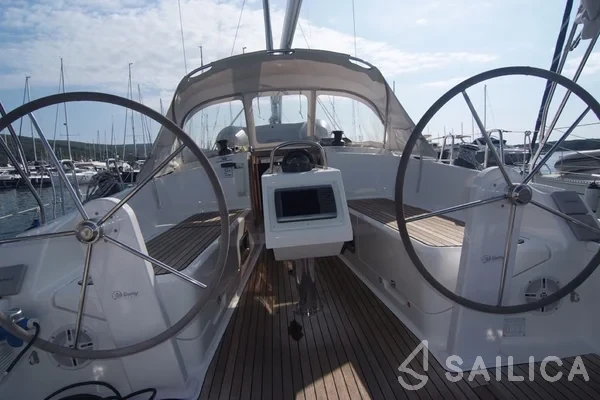 Bavaria 37 Cruiser - Yacht Charter Sailica