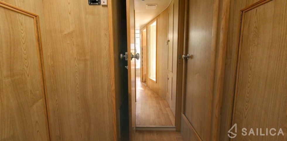 Le Boat Elegance - Yacht Charter Sailica