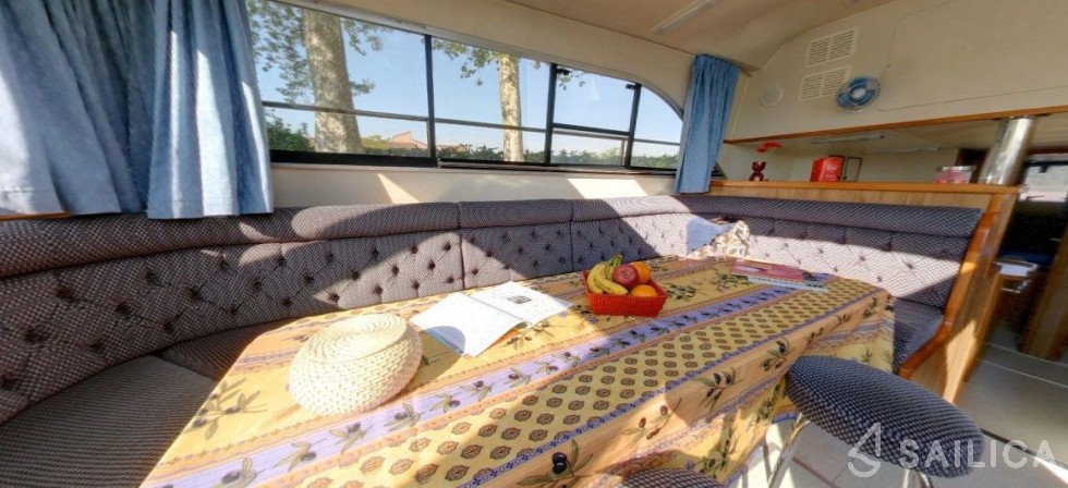 Le Boat Grand Classique - Yacht Charter Sailica