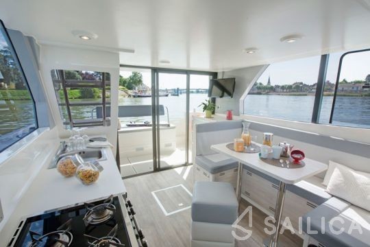Le Boat Horizon 1 - Yacht Charter Sailica