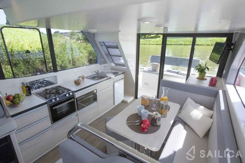 Le Boat Horizon 1 - Yacht Charter Sailica