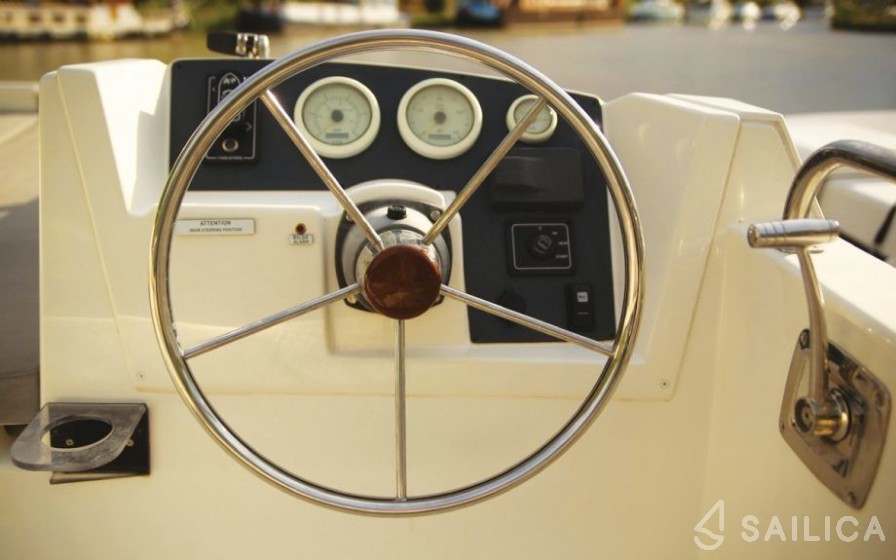 Le Boat Horizon 4 - Yacht Charter Sailica
