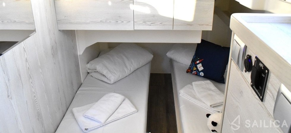 Le Boat Horizon 5 - Yacht Charter Sailica