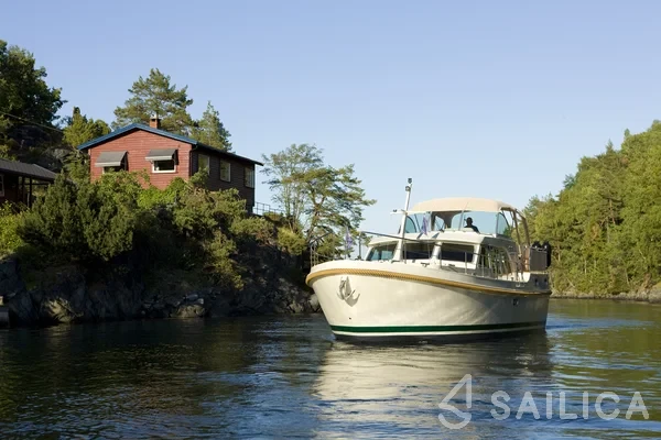 Grand Sturdy 40.9 AC - Yacht Charter Sailica