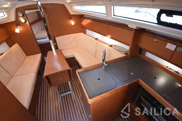 Bavaria 34 Cruiser - Yacht Charter Sailica