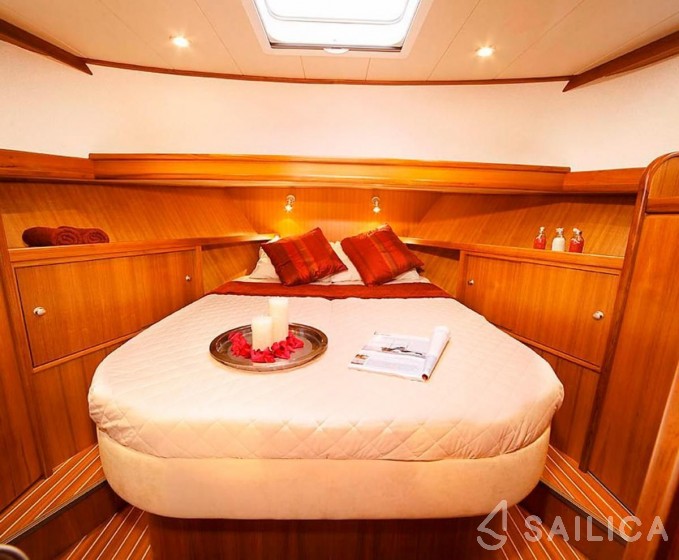 Pedro Levanto 38 - Yacht Charter Sailica