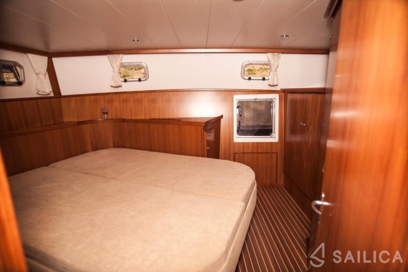 Pedro Levanto 38 - Yacht Charter Sailica