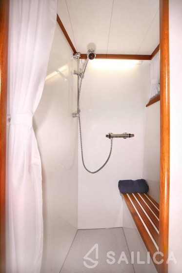 Pedro Levanto 38 - Yacht Charter Sailica