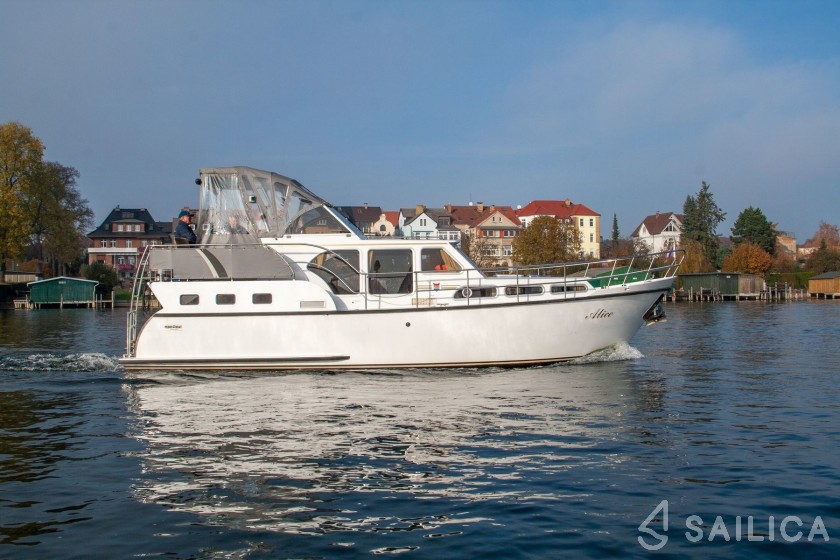 Pedro Skiron 35  - Yacht Charter Sailica