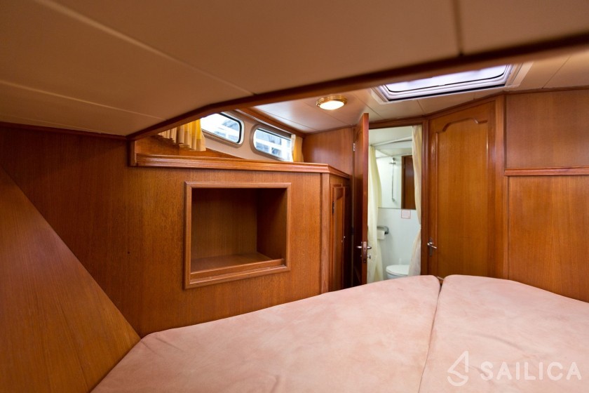 Pedro Skiron Typ 3 - Yacht Charter Sailica