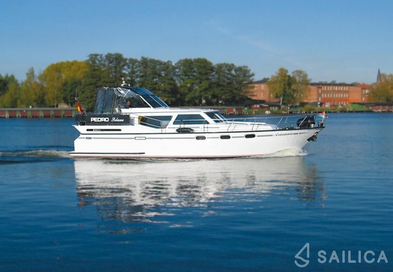 Pedro Solano 38 - Yacht Charter Sailica