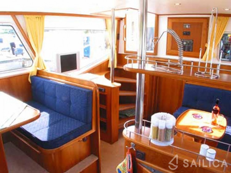 Pedro Solano 38 - Yacht Charter Sailica