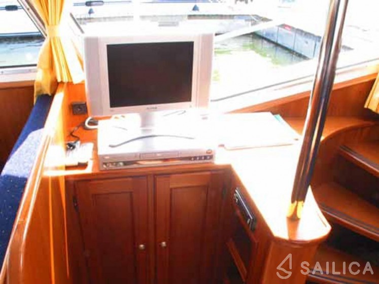 Pedro Solano 38 - Yacht Charter Sailica