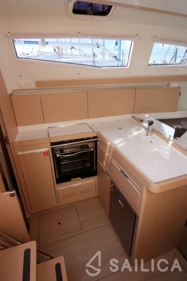 Elan 35 Impression - Yacht Charter Sailica