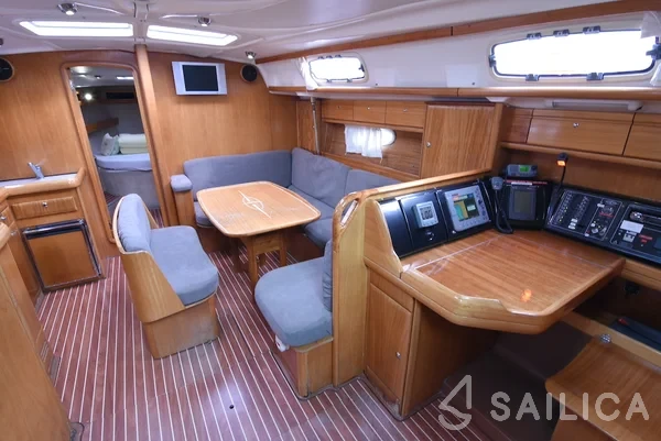 Bavaria 42 Cruiser - Yacht Charter Sailica
