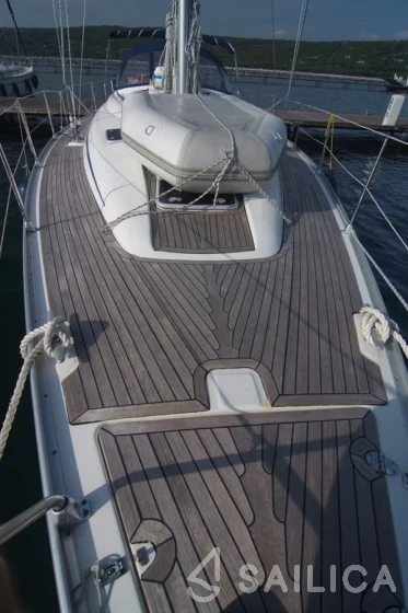 Bavaria 42 Cruiser - Yacht Charter Sailica