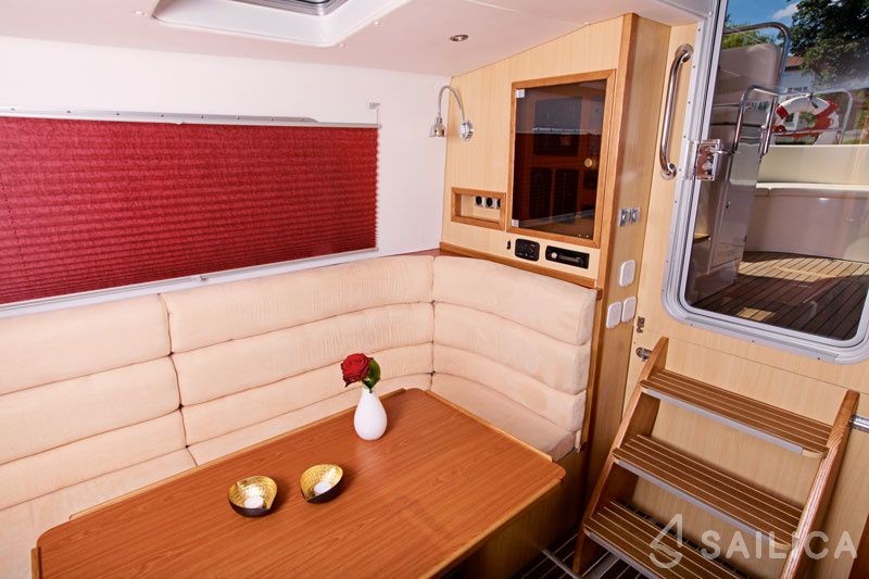 River Boat 1122 - Yacht Charter Sailica