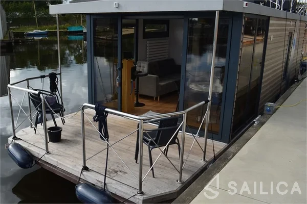 Campi 340 - Yacht Charter Sailica