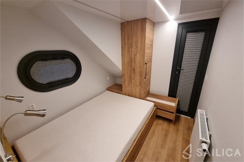 Campi 400 - Yacht Charter Sailica