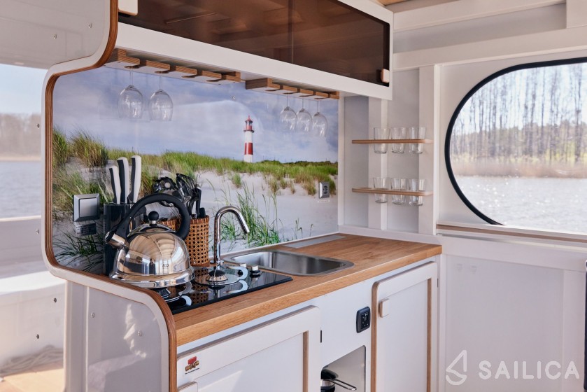 Rollyboot 8.2 - Yacht Charter Sailica