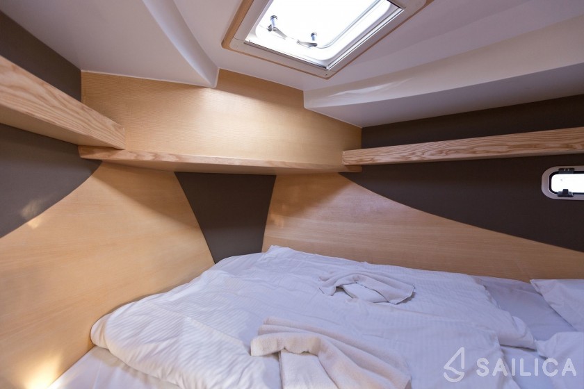 Stillo 30 - Yacht Charter Sailica