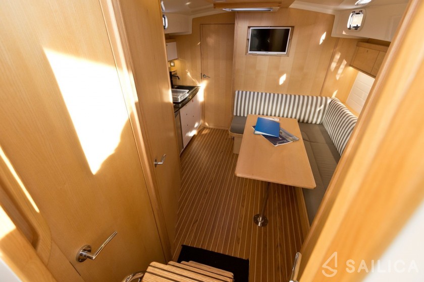 Stillo 30 - Yacht Charter Sailica