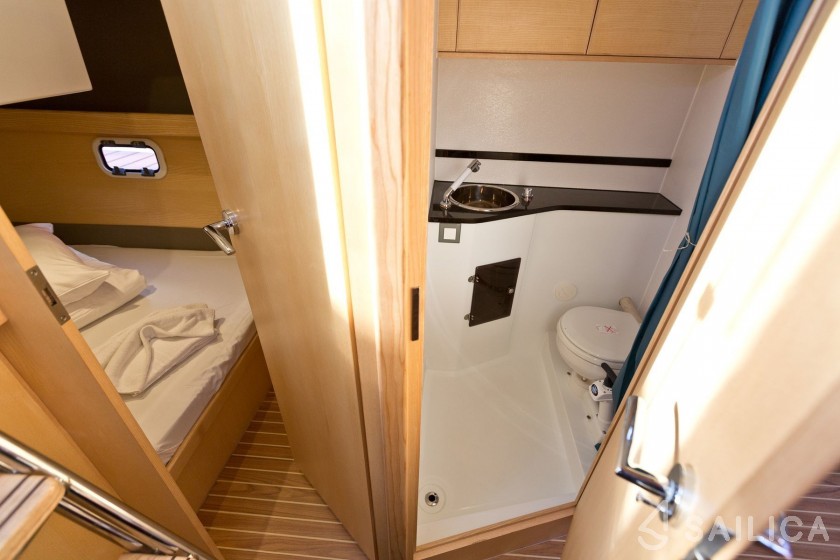 Stillo 30 - Yacht Charter Sailica