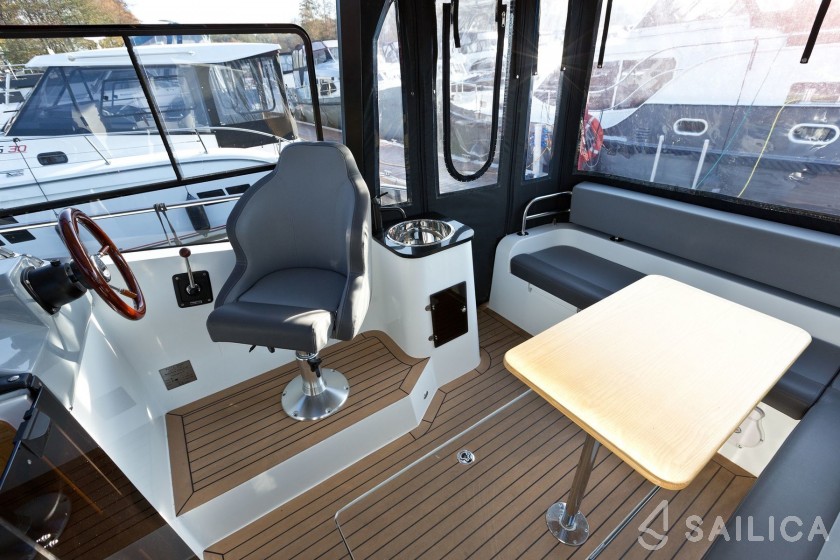 Stillo 30 - Yacht Charter Sailica