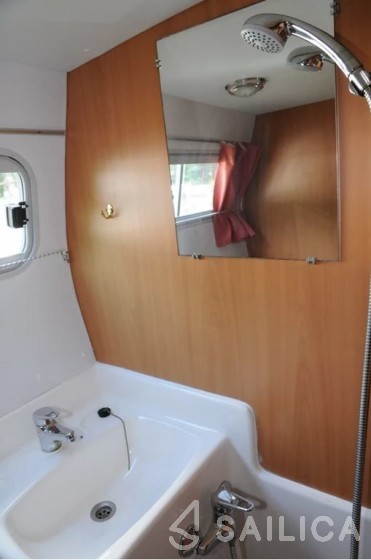 Tarpon 42 - Yacht Charter Sailica