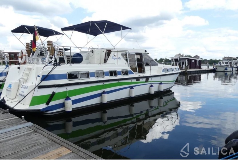 Tarpon 42 - Yacht Charter Sailica