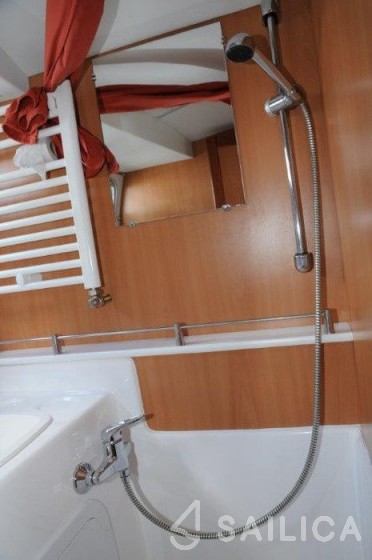 Tarpon 42 - Yacht Charter Sailica