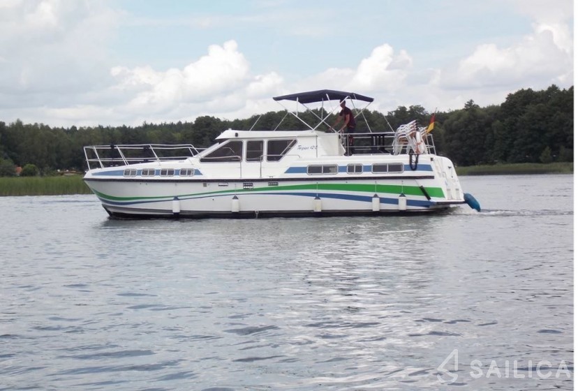 Tarpon 42 - Yacht Charter Sailica