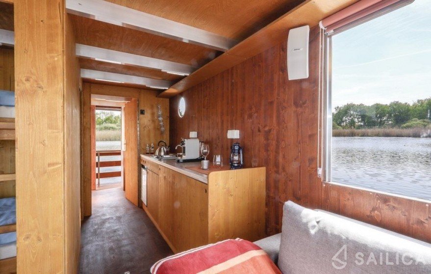 Tom Sawyer TS1000 - Yacht Charter Sailica