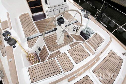 Vilm 41 CR - Yacht Charter Sailica
