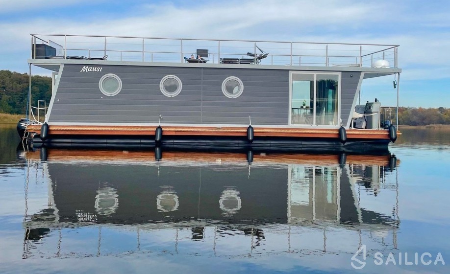 WOMA D13 - Yacht Charter Sailica