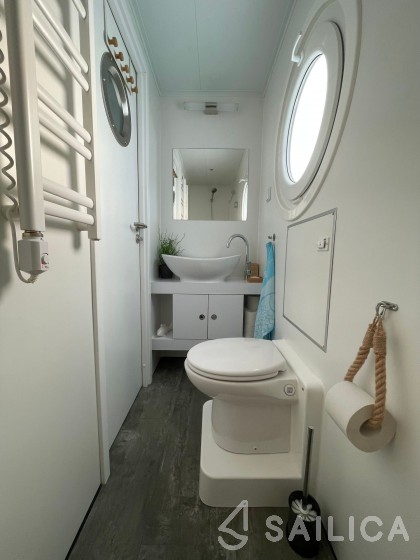 WOMA D13 - Yacht Charter Sailica