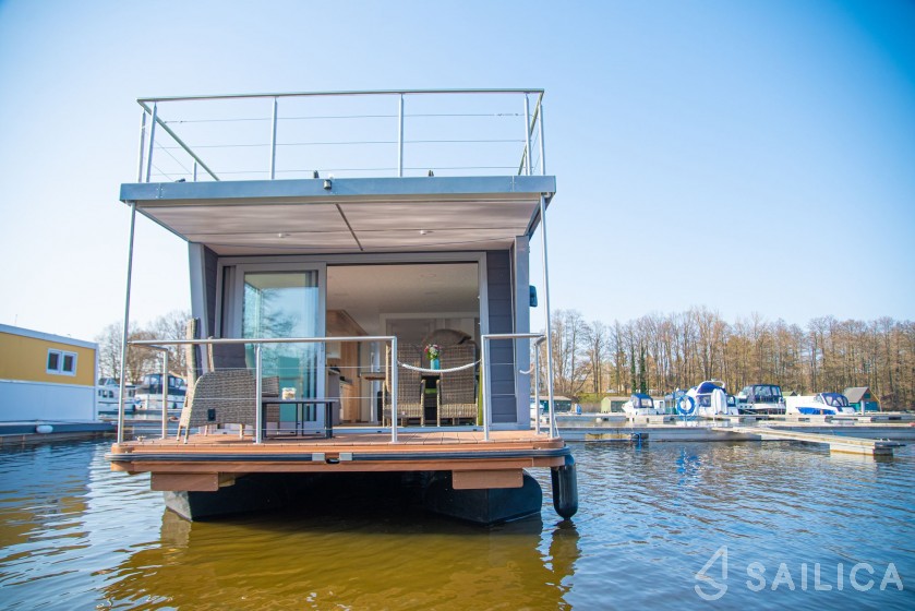 WOMA D13 - Yacht Charter Sailica