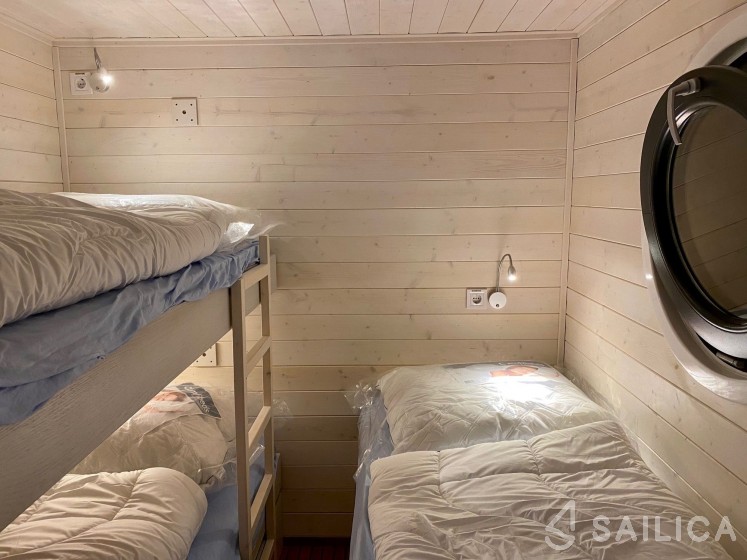 WOMA D13 - Yacht Charter Sailica