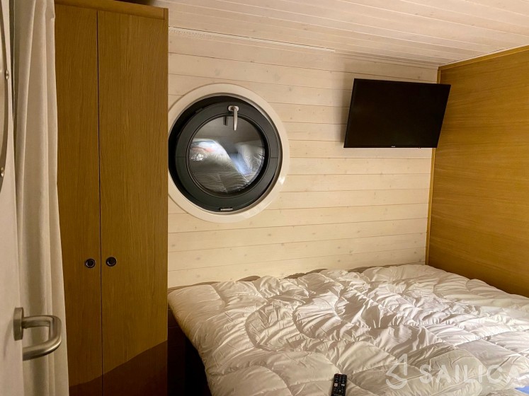 WOMA D13 - Yacht Charter Sailica