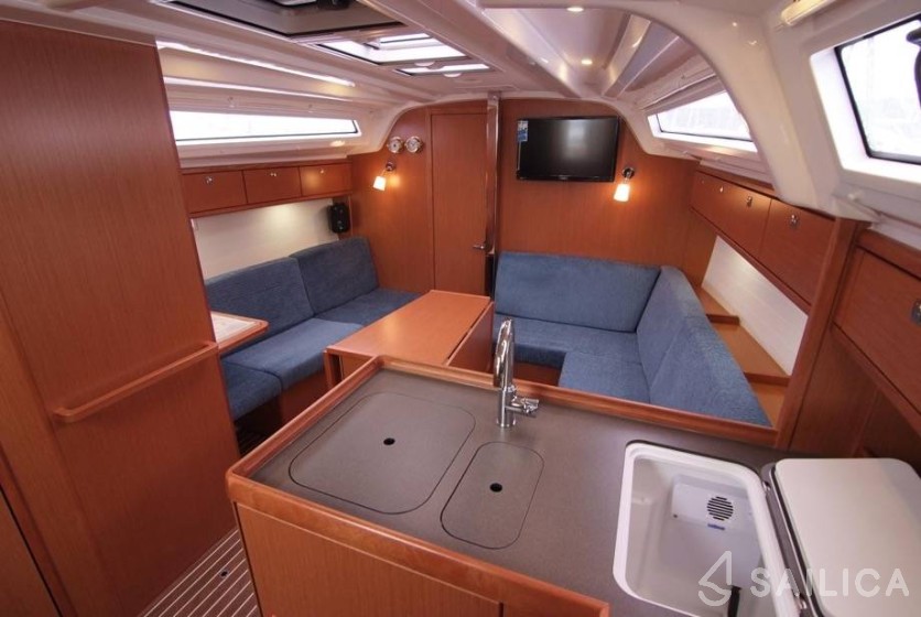 Bavaria 37 Cruiser - Yacht Charter Sailica