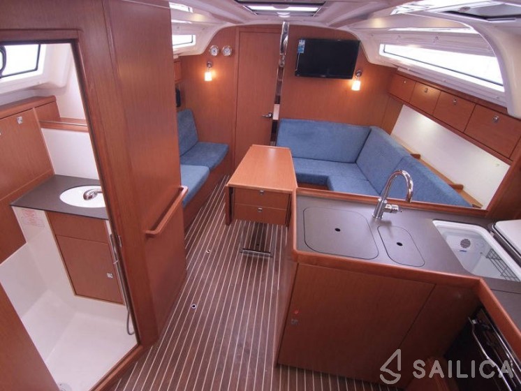 Bavaria 37 Cruiser - Yacht Charter Sailica