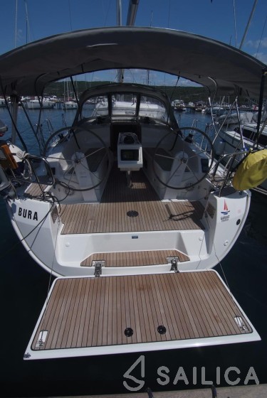 Bavaria 37 Cruiser - Yacht Charter Sailica